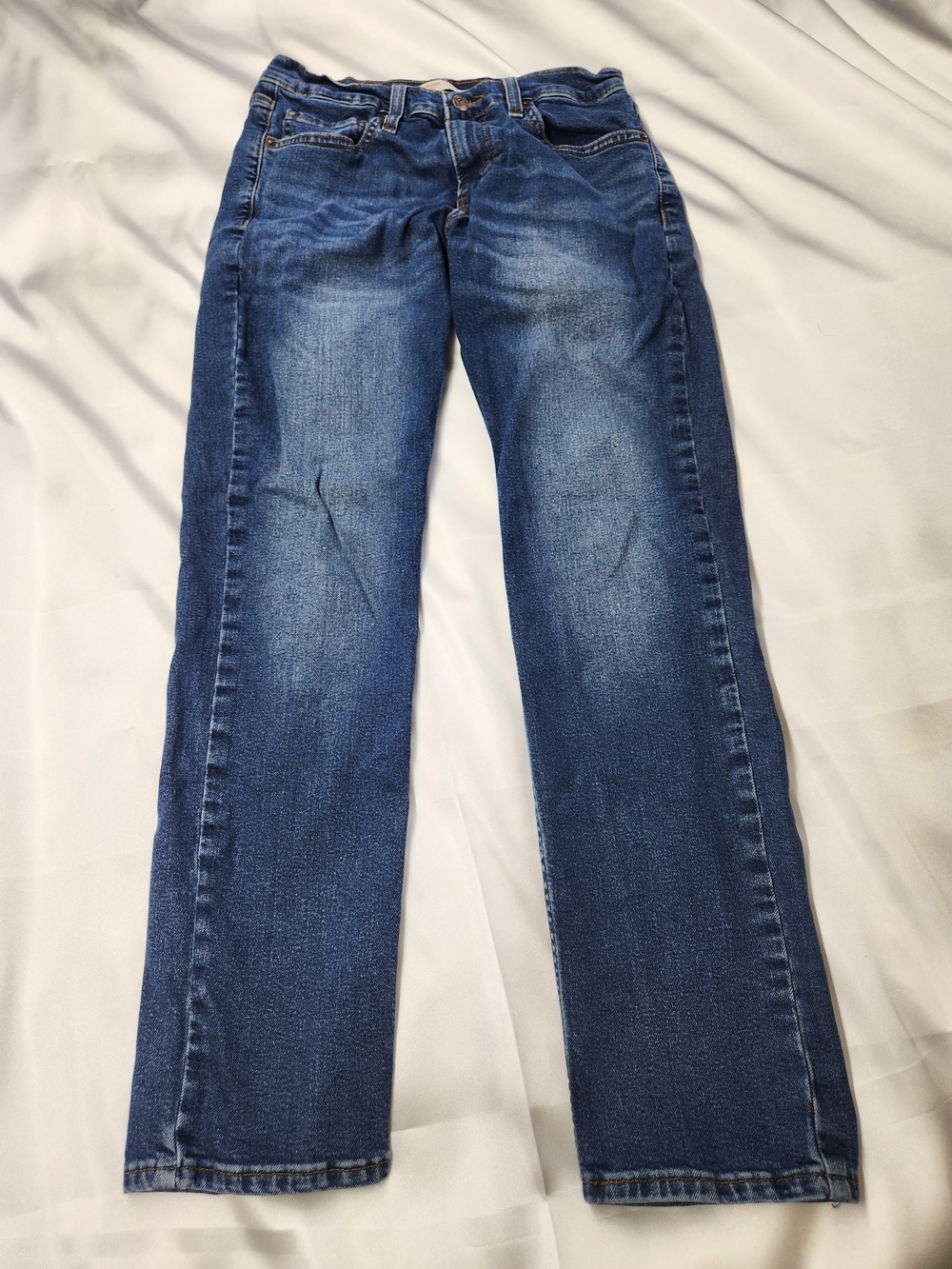 Classic Straight Leg Women's Jeans in Medium Blue